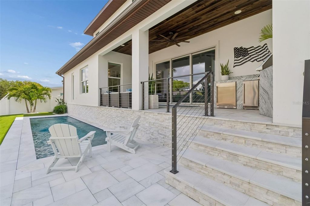Image 57 of property listing at 4835 W BAY VILLA AVENUE, Tampa, FL 33611