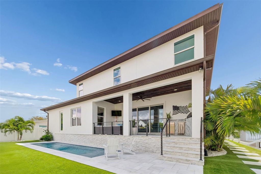 Image 58 of property listing at 4835 W BAY VILLA AVENUE, Tampa, FL 33611