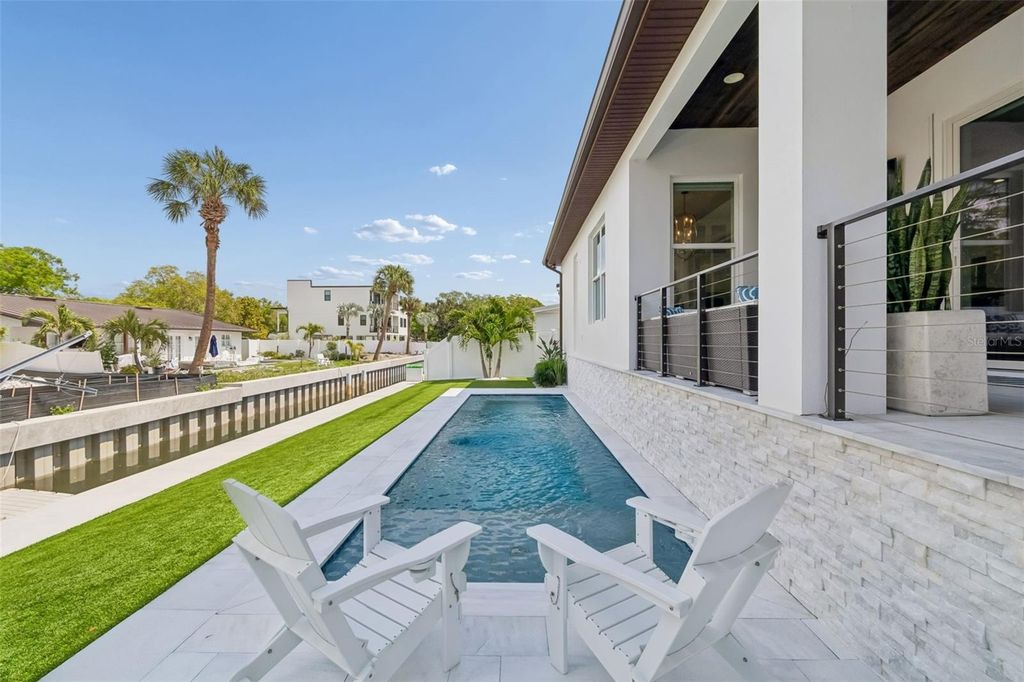 Image 60 of property listing at 4835 W BAY VILLA AVENUE, Tampa, FL 33611