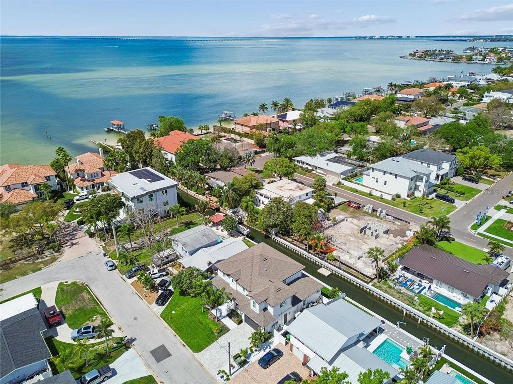 Image 64 of property listing at 4835 W BAY VILLA AVENUE, Tampa, FL 33611