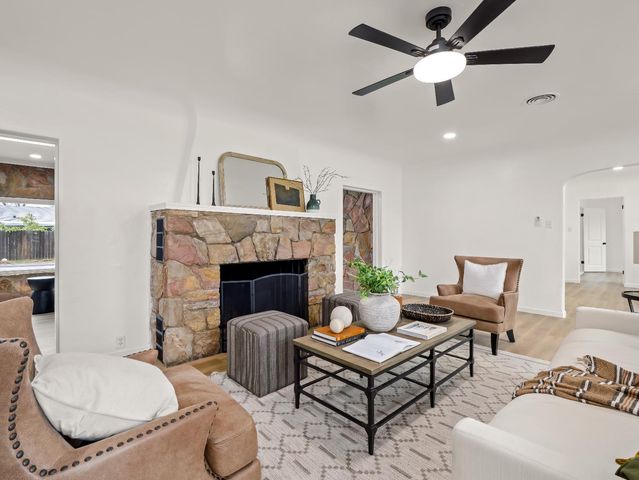 4933 E Tulare Street, Fresno, CA 93727