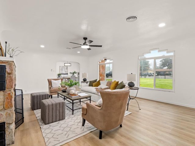 4933 E Tulare Street, Fresno, CA 93727