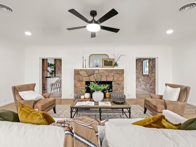 4933 E Tulare Street, Fresno, CA 93727