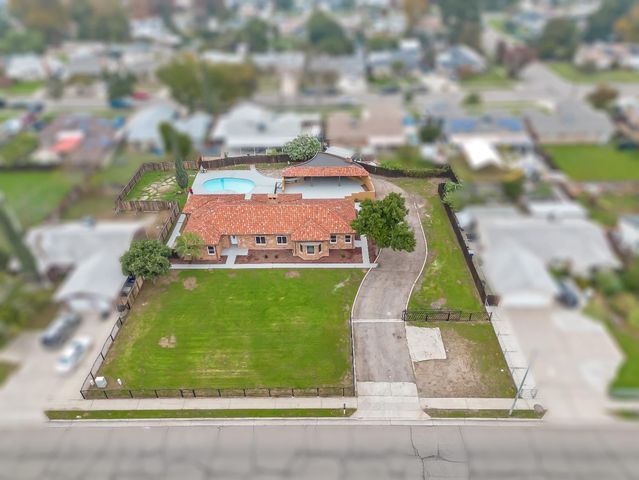 4933 E Tulare Street, Fresno, CA 93727