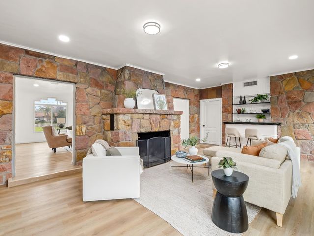 4933 E Tulare Street, Fresno, CA 93727