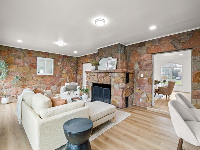 4933 E Tulare Street, Fresno, CA 93727