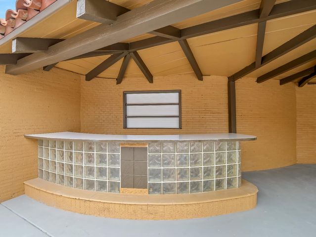 4933 E Tulare Street, Fresno, CA 93727