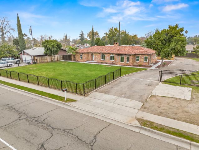 4933 E Tulare Street, Fresno, CA 93727
