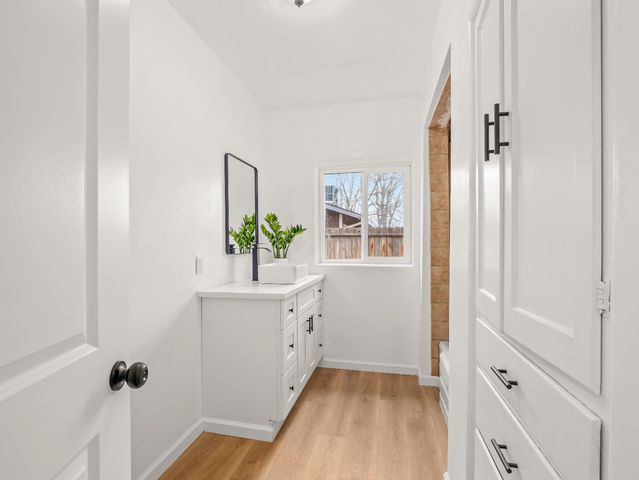 4933 E Tulare Street, Fresno, CA 93727