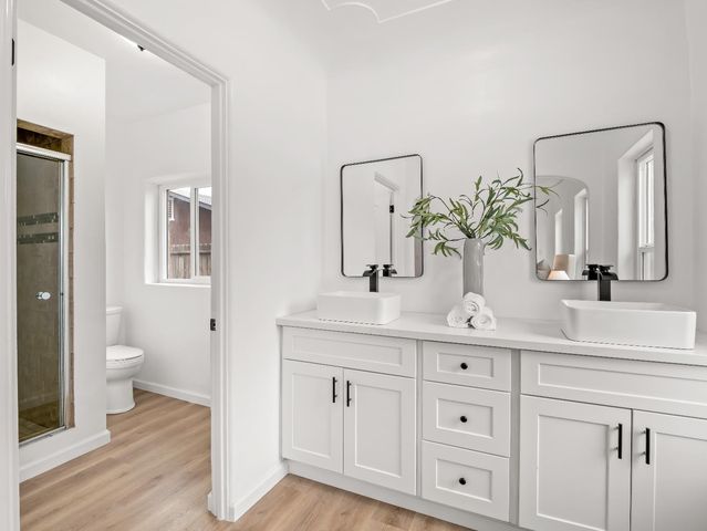 4933 E Tulare Street, Fresno, CA 93727