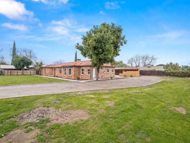4933 E Tulare Street, Fresno, CA 93727
