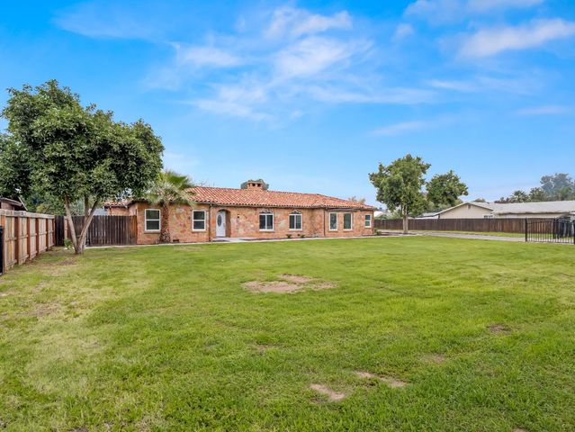 4933 E Tulare Street, Fresno, CA 93727