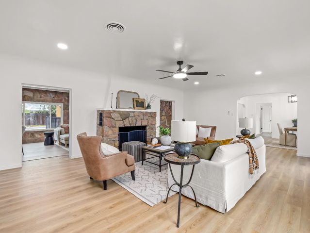 4933 E Tulare Street, Fresno, CA 93727