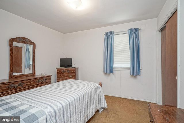 8828 FAIRFIELD ST, Philadelphia, PA 19152