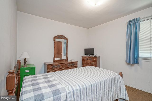 8828 FAIRFIELD ST, Philadelphia, PA 19152