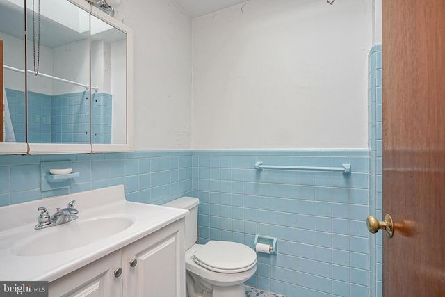 8828 FAIRFIELD ST, Philadelphia, PA 19152