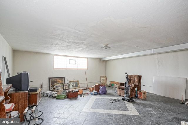 8828 FAIRFIELD ST, Philadelphia, PA 19152