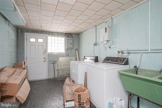 8828 FAIRFIELD ST, Philadelphia, PA 19152