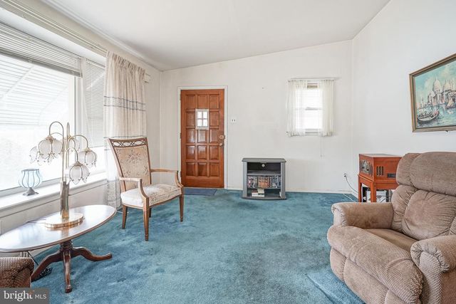 8828 FAIRFIELD ST, Philadelphia, PA 19152