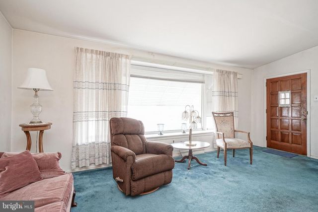 8828 FAIRFIELD ST, Philadelphia, PA 19152