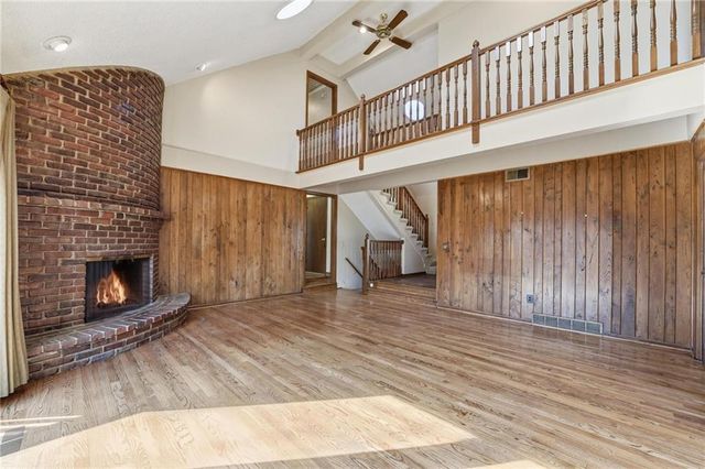 8505 Rosehill Road, Lenexa, KS 66215