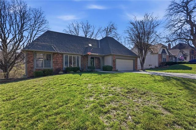 8505 Rosehill Road, Lenexa, KS 66215