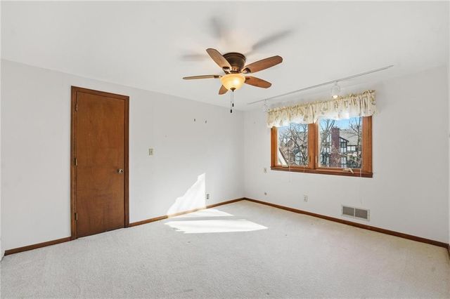 8505 Rosehill Road, Lenexa, KS 66215