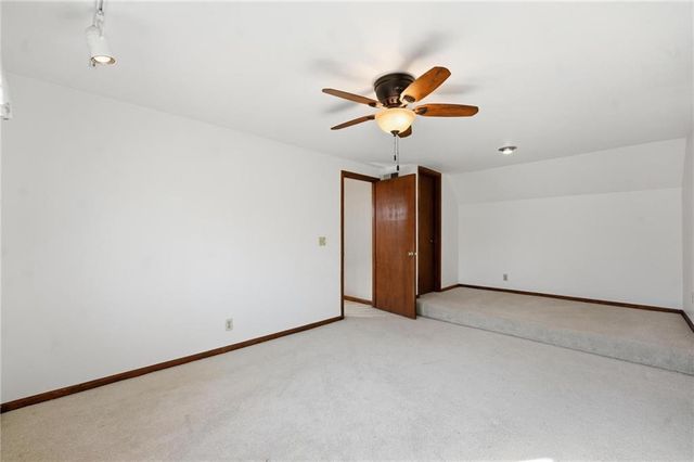 8505 Rosehill Road, Lenexa, KS 66215