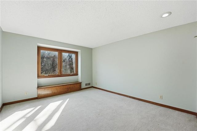 8505 Rosehill Road, Lenexa, KS 66215