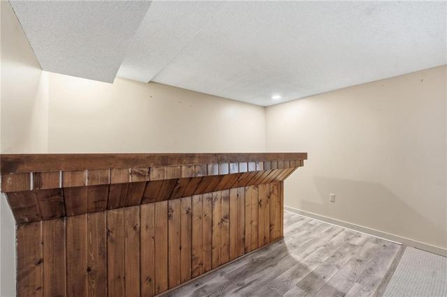 8505 Rosehill Road, Lenexa, KS 66215