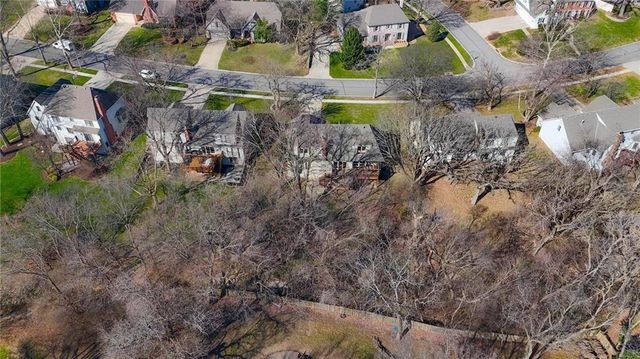 8505 Rosehill Road, Lenexa, KS 66215