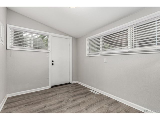 725 Knox Ct, Denver, CO 80204