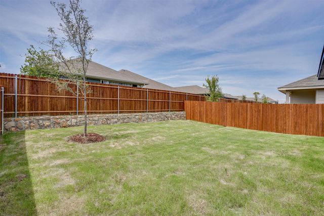 2330 Aspen Hill Drive, Forney, TX 75126