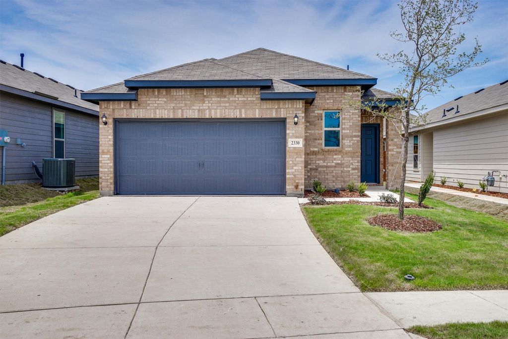 2330 Aspen Hill Drive, Forney, TX 75126