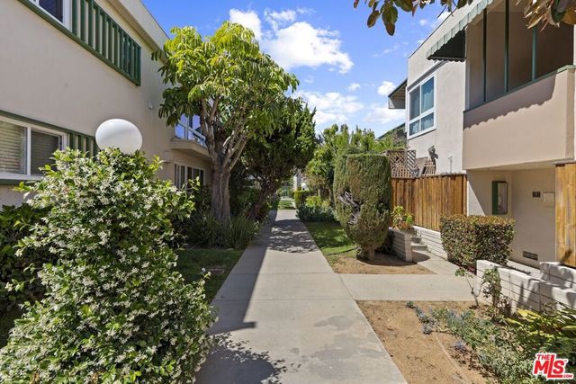 3200 S Sepulveda Boulevard J22, Los Angeles, CA 90034