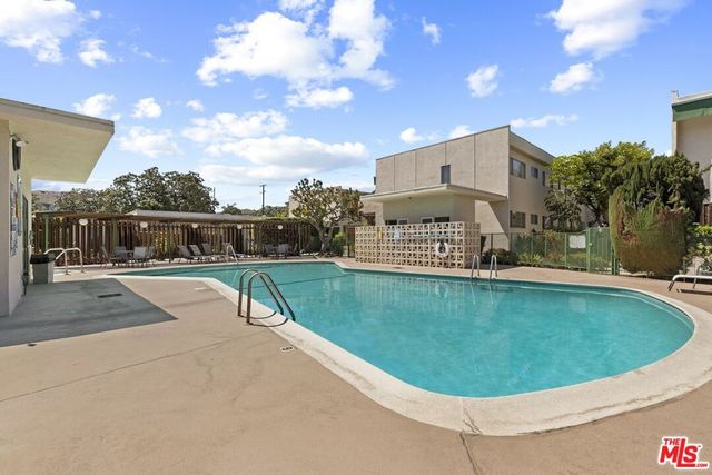 3200 S Sepulveda Boulevard J22, Los Angeles, CA 90034