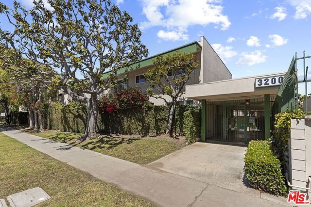 3200 S Sepulveda Boulevard J22, Los Angeles, CA 90034