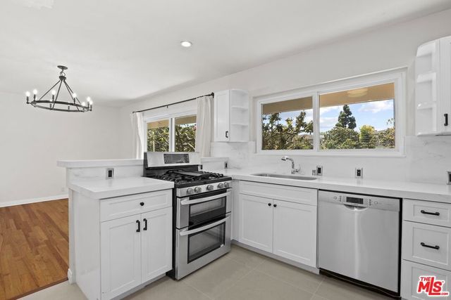 3200 S Sepulveda Boulevard J22, Los Angeles, CA 90034