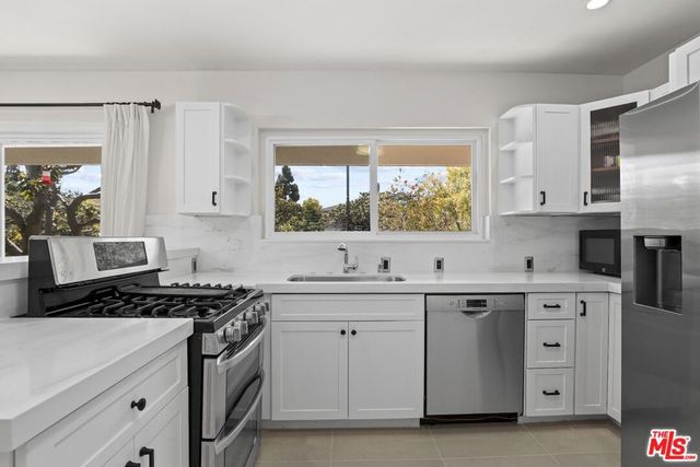 3200 S Sepulveda Boulevard J22, Los Angeles, CA 90034