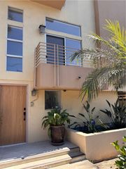 13440 Moorpark Street 101, Sherman Oaks, CA 91423