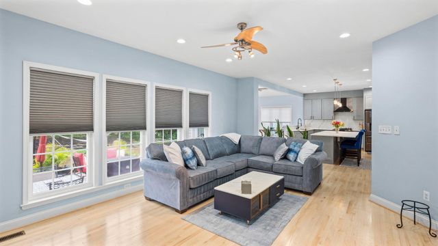8144 GLEN ARBOR DR, Baltimore, MD 21237