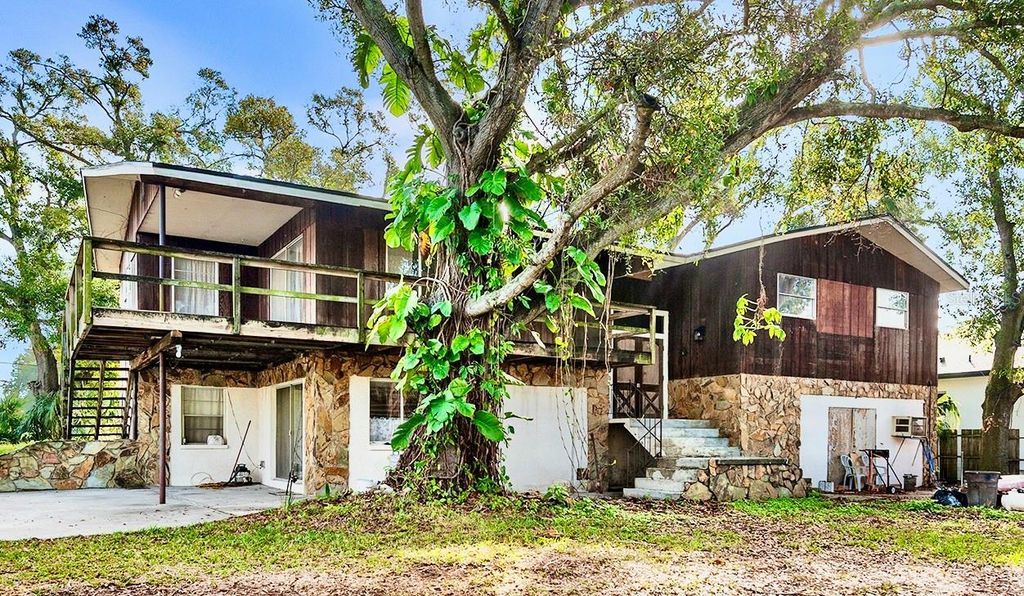 5296 66TH WAY N, St Petersburg, FL 33709