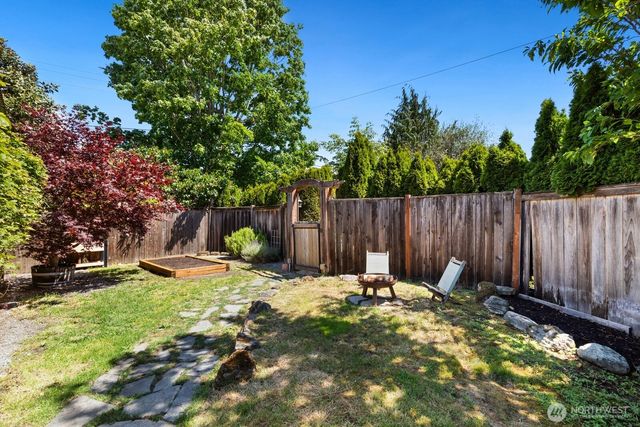 5405 25th Avenue SW, Seattle, WA 98106
