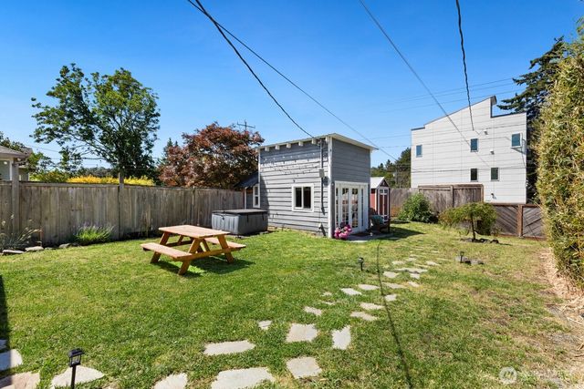 5405 25th Avenue SW, Seattle, WA 98106