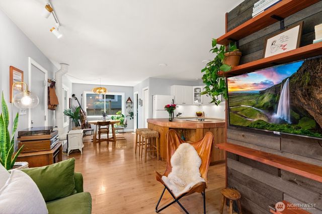 5405 25th Avenue SW, Seattle, WA 98106