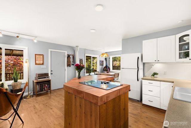 5405 25th Avenue SW, Seattle, WA 98106