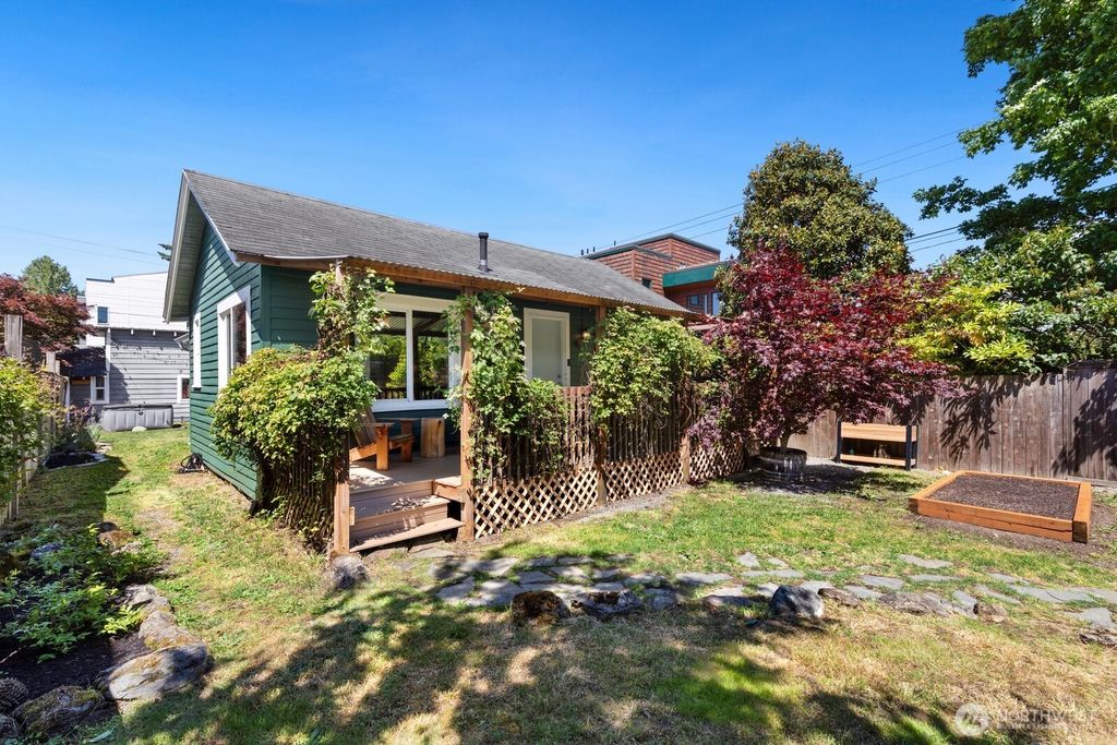 5405 25th Avenue SW, Seattle, WA 98106