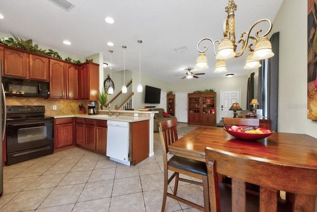 1063 PASEO DEL RIO NE, St Petersburg, FL 33702