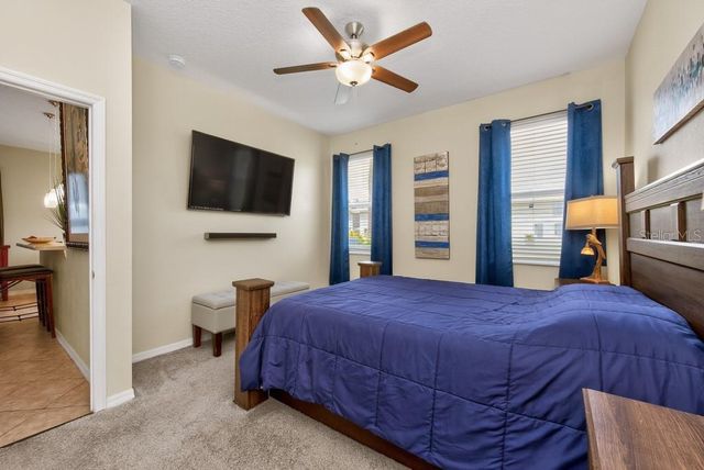 1063 PASEO DEL RIO NE, St Petersburg, FL 33702