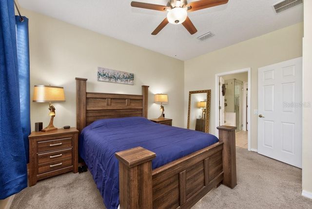 1063 PASEO DEL RIO NE, St Petersburg, FL 33702